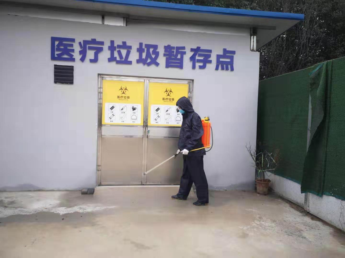 最美逆行 你我同行——醫(yī)院總務(wù)部門(mén)做好環(huán)境消毒保障患者就診安全(圖3)